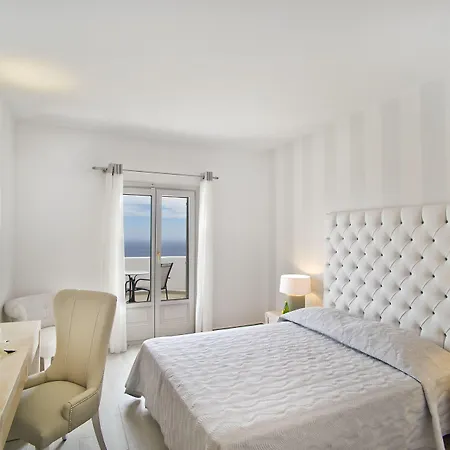 Santorini Palace 4*