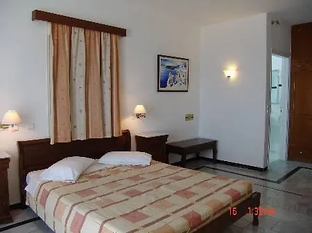 Santorini Palace 4*