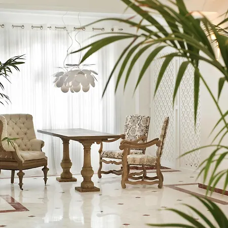 Santorini Palace Hotel 4*