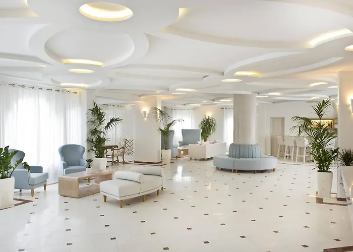 Santorini Palace Hotell 4*