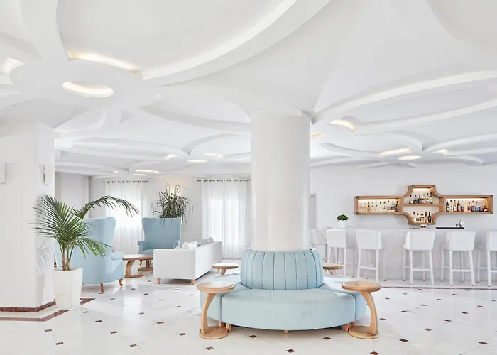 Santorini Palace Hotell 4*