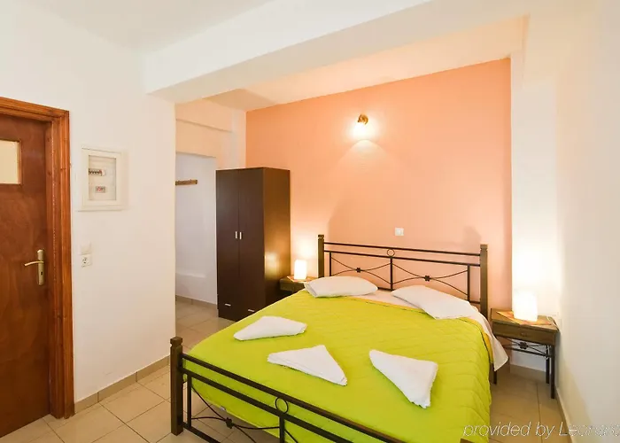 Santorini Palace Hotell 4*